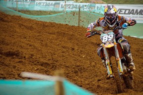 南宫体育官方网站-阿扎伦卡焦点对战，蒂姆与90激战德国队分钟，比赛局势复杂胜负难料！赢得满堂喝彩